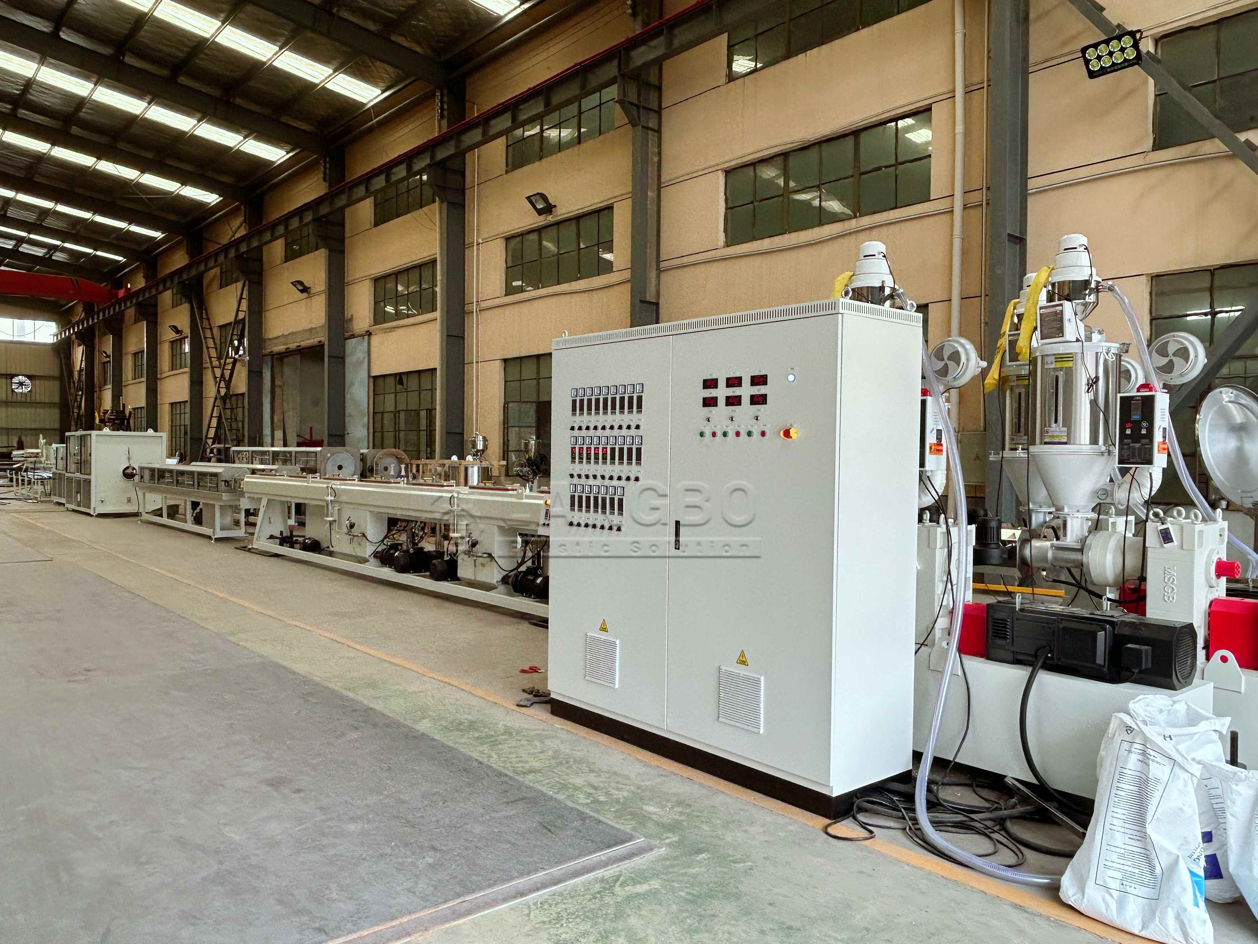 Dernière affaire concernant PE Pipe Making Machine Application in Saudi Arabia Industrial Piping Systems
