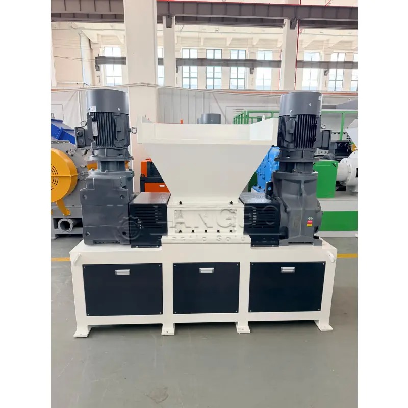 Dernière affaire concernant Double Shaft Shredder Machine for Bulky Plastic Waste Processing in Spain Recycling System