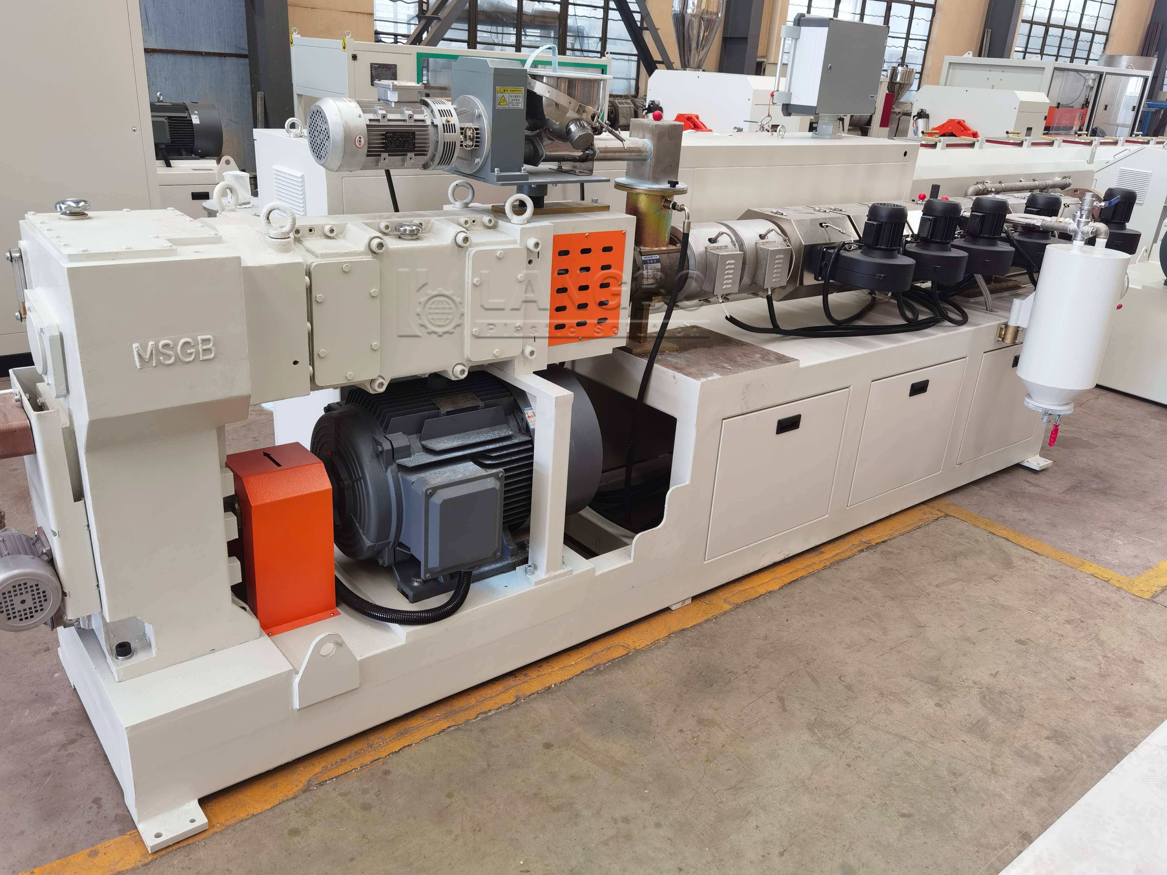 Dernière affaire concernant PVC Pipe Extrusion Line Project for Infrastructure Pipe Manufacturing in Algeria