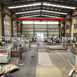 Zhangjiagang Langbo Machinery Co. Ltd. ligne de production en usine