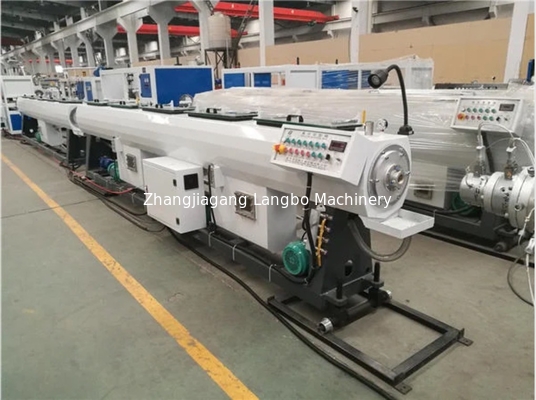 Ligne d'extrusion de tuyaux en PVC de 50-200 mm / machine de fabrication de tuyaux en PVC / ligne de production de tuyaux en PVC
