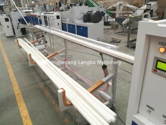 Extrudeuse de tuyaux en PVC CPVC 75 - 250 mm ligne de production de tuyaux en plastique