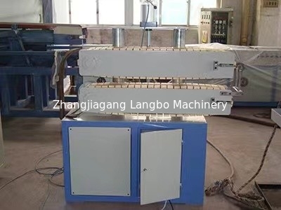 Machine jumelle conique de fabrication de tuyau de PVC de vis avec la machine de Belling