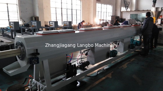 Chaîne de production de tuyau de drainage de PVC 160KW 20 - 63mm