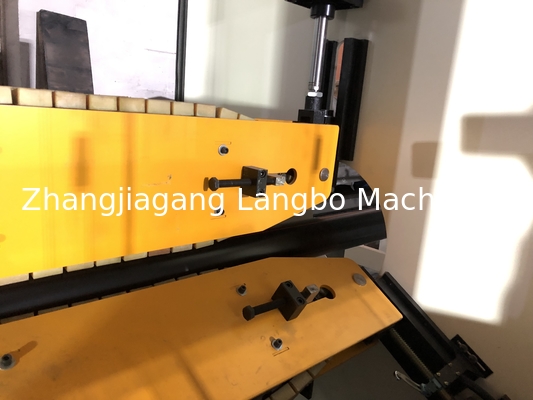 Machine à extruder à vis unique pour la fabrication de PE en plastique Tubes de conduites électriques d'eau