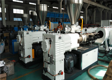 ligne d'extrusion de tuyau de PVC de la capacité 150KG/High avec la poussière/Chip Free Cutting System
