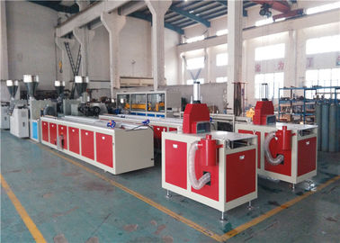 350 kg/h Capacité de la machine d'extrusion de PVC pour la ligne de fabrication de profilés en plastique avec des additifs de matière première en PVC