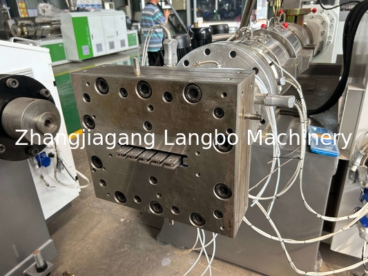 Ligne capacité élevée 37KW d'extrusion de profil de la double couche WPC
