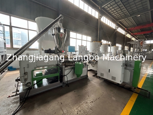 Ligne capacité élevée 37KW d'extrusion de profil de la double couche WPC