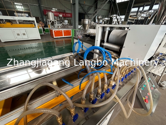 Co ligne d'extrusion Wpc extérieure avec gravure 3D