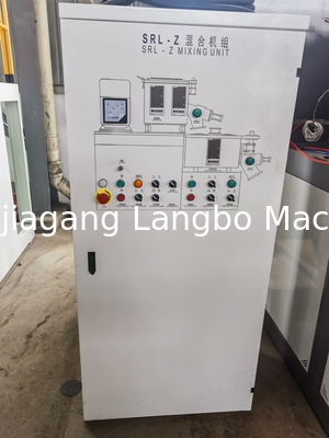 300/600 machine en plastique de mélangeur de contrôle de PLC 11 kilowatts pour préparer la matière première de PVC