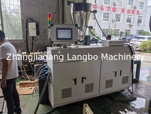 Machine de fabrication de fenêtres en PVC