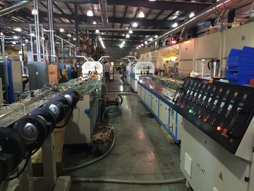 Ligne d'extrusion de profilés en PVC à faible bruit personnalisable