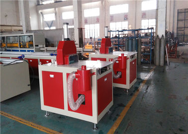 Extrudeuse de panneaux de profilés en PVC bande de scellement de clôture PC machine à extruder des feuilles creuses