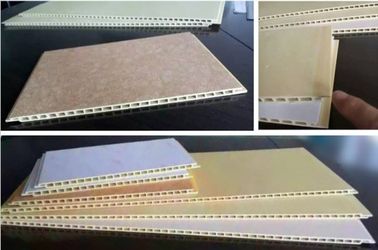 Machine d'extrusion en PVC pour plancher de refroidissement à plusieurs étages 350 kg/h Capacité ADITIFES en PVC