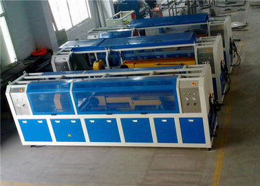Ligne d'extrusion de profil du plastique/WPC, porte à faible bruit de PVC faisant la machine