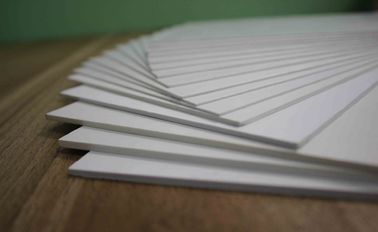 Ligne d'extrusion de feuille de mousse de mousse de PVC de panneau de production de la chaîne/PVC de feuille de PVC de mousse libre libre de ligne/décoration