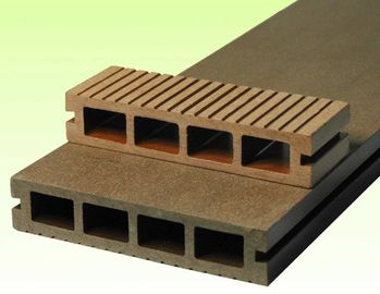 Chaîne de production de porte de PVC/WPC de plastique diamètre de vis de 65mm/de 132mm
