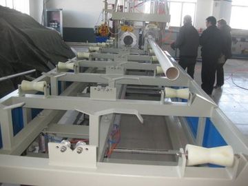 Machines à sonner automatiquement pour tuyaux en PVC destinés aux bâtiments et aux égouts