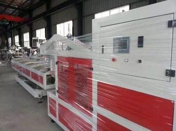 Machine de coupe de tuyaux en PVC en plastique en ligne entièrement automatique en PP PE avec système de débranchement