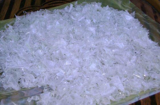 Ligne de recyclage PET d'une capacité de 300-5000 kg/h avec une taille de flocon de 14 mm et une tension de 380 V pour le recyclage des bouteilles PET