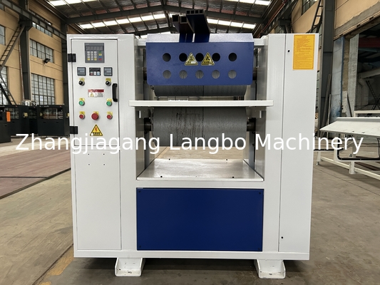 Machine WPC bois plastique composite revêtement de sol creux solide revêtement de sol de pont Post profil composite rail ligne de production d'extrusion