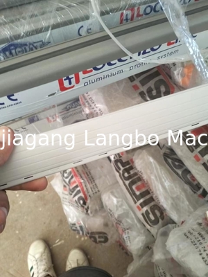 Machine automatique de production de bandes de prix en PVC
