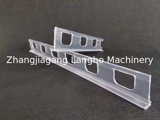 Ligne de production de profilés PVC transparents pour les câbles de supermarchés