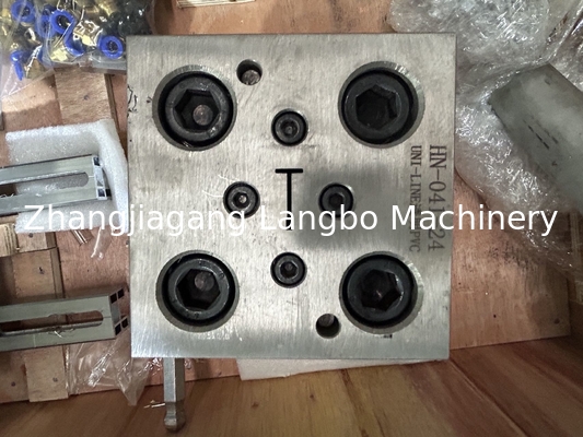 Machine de fabrication de profilés en PVC avec conception de vis personnalisable à double vis et baril