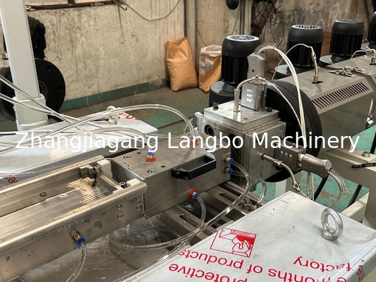 Machine de fabrication de fenêtres en PVC