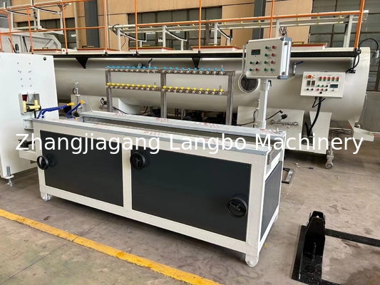 Ligne de production de machines d'extrusion de profilés de fenêtres en PVC en plastique de génération personnalisée