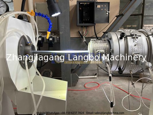 Machine entièrement automatique pour la fabrication de tuyaux en PVC pour l'alimentation en eau, le drainage, l'industrie chimique et les conduits miniers