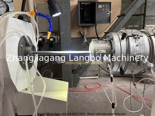 Machine de fabrication de tuyaux en PVC avec extrudeuse à double vis parallèle pour conduites électriques d'approvisionnement en eau, égouts, décoration chimique