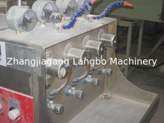 Machine de fabrication de tubes en PVC à quatre brins
