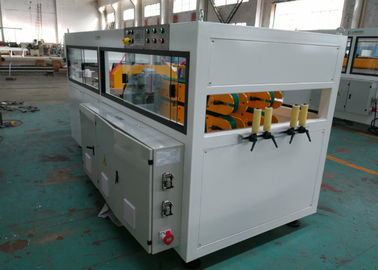 Ligne complètement automatique d'extrusion de tuyau de PVC, machine 80KW 250KG de production de tuyau