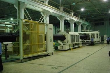 Ligne simple d'extrusion de tuyau de PE de vis, tuyau de pe de capacité élevée faisant la machine