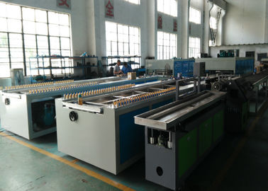 Système d'extrusion de profilés en PVC de 350 kg/h avec technologie de contrôle intelligent