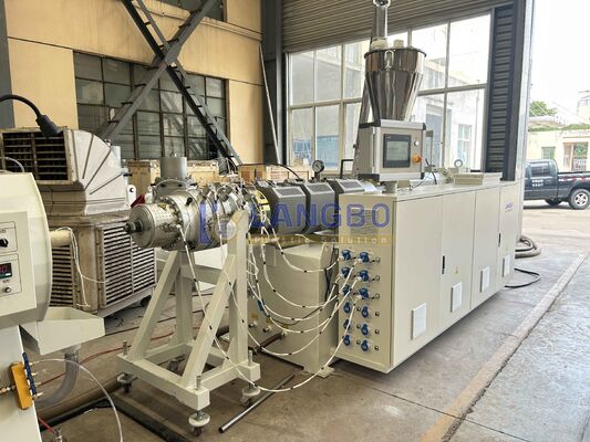 Ligne de production d'extrudeuse de tuyaux en PVC personnalisable pour conduits d'irrigation agricole, contacteur  ou SCHNEIDER