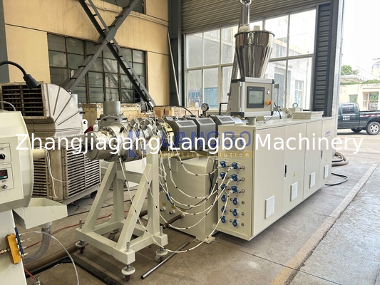 Machine d'extrusion de tuyaux de conduits en PVC à haute vitesse avancée pour la ligne de production en UPVC et en CPVC