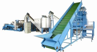 Machine en plastique adaptée aux besoins du client de granulatoire de PE de pp, machines d'usine de réutilisation avec le coupeur d'anneau de l'eau