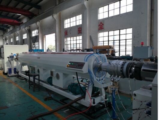 L'extrusion de tuyaux en PVC en plastique pour les tuyaux d'approvisionnement en eau
