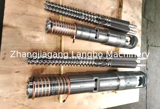 Ligne d'extrusion de tuyaux en PVC de 50-200 mm / machine de fabrication de tuyaux en PVC / ligne de production de tuyaux en PVC