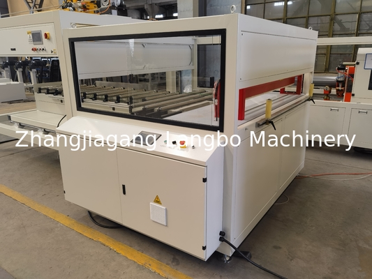 Ligne de fabrication de profilés en PVC à fenêtre Machine d'extrusion 1200 mm Ligne de production de panneaux de plafond en PVC avec machine de manutention automatique