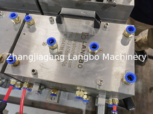 Machine à extruder le profilé en plastique