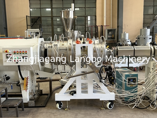 Machine d'extrusion de tubes HDPE entièrement automatique pour les solutions de fabrication de tubes en plastique sur mesure