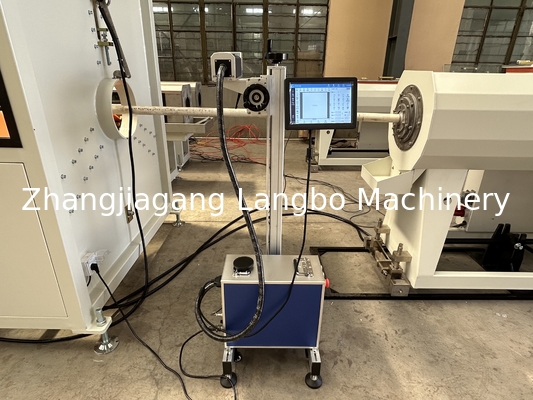 Machine d'extrusion de tuyaux en PVC en plastique équipée d'un moteur SIEMENS et d'un onduleur ABB