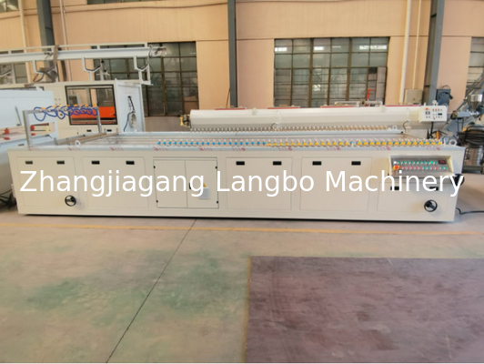 Extrudeuse de profilés en plastique U PVC PE Fermeture de fenêtre Cadre Louver Gouttière d'angle Rinceau de bord Bandes de protection de bande Tourner L Angle Machine de fabrication / ligne de production d'extrusion
