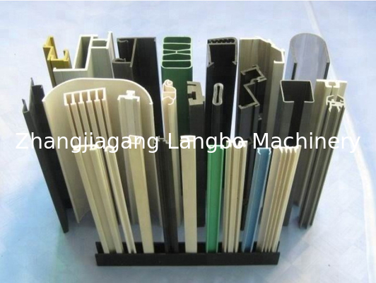 Extrudeuse de profilés en plastique U PVC PE Fermeture de fenêtre Cadre Louver Gouttière d'angle Rinceau de bord Bandes de protection de bande Tourner L Angle Machine de fabrication / ligne de production d'extrusion