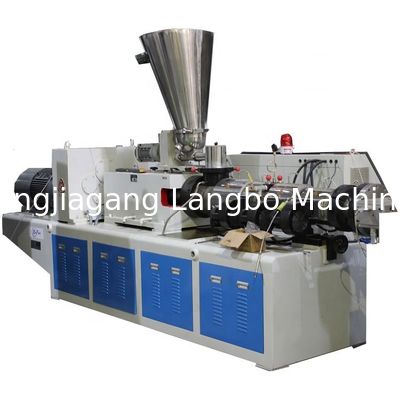 Machine de fabrication de lignes de production d'extrusion de rails à profil composite de revêtements de sol de revêtements de sol en WPC