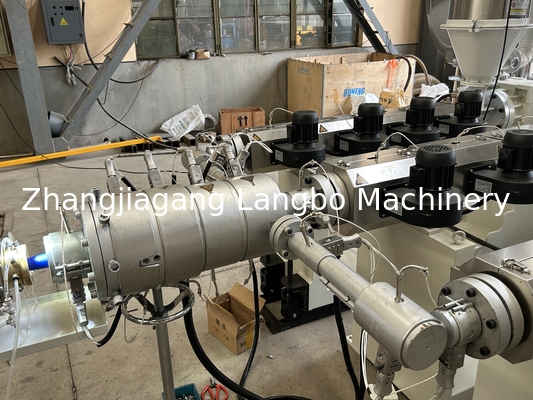 Extrudeuse monovis en plastique double, triple et triple couche pour la production de tuyaux et tubes en PPR pour l'irrigation, l'alimentation en eau, l'énergie, le gaz et la plomberie.
